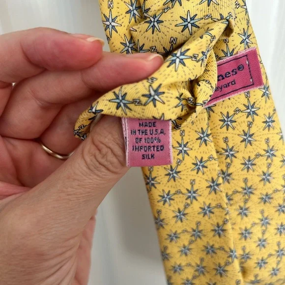 Vineyard Vines Nautical themed Yellow and Blue boys Patterned Tie - Picture 5 of 7